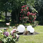 Wieke Tatil Evi Wiesmoor